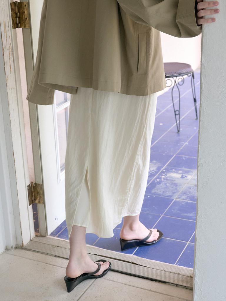 Elssibeui Shirred Waist Midi Skirt_Ivory