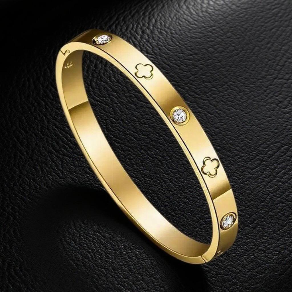 Women's Four-Leaf Clover Titanium Steel Colorfast Bracelet - Niche Ins Style, Trendy European American Fashion, Stainless Steel.