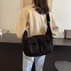 Large Capacity Shoulder Messenger Bag Women's Popular Winter New Casual Fashion Tote Bag Simple Commuter Korean Version Armpit Bag