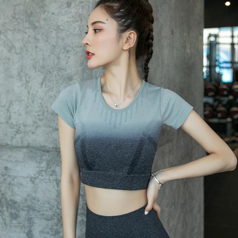 2026 Women's Gradient Elastic Quick-Dry Sports Top with Chest Pad - Fitness Short Sleeve Yoga Wear, Summer New Arrival