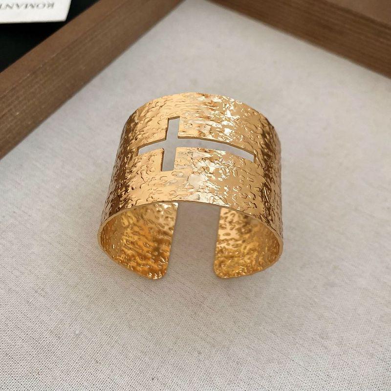 Elegant Retro Snake Twist Open Bangle: Luxurious Versatile Jewelry for Women