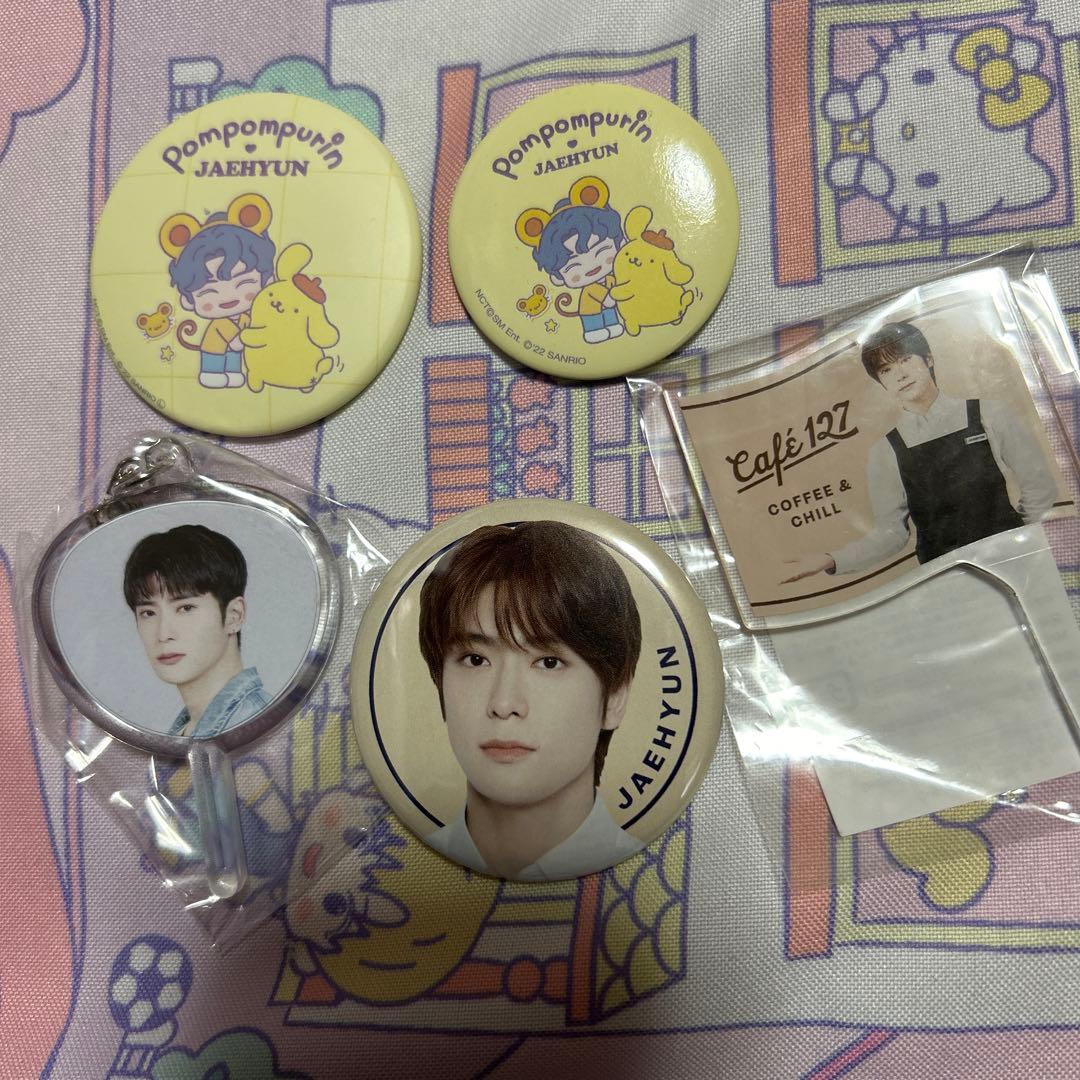 

[Б/У] Значок-пуговица Sanrio из кафе NCT Брелок для ключей с фанатом Джехён
