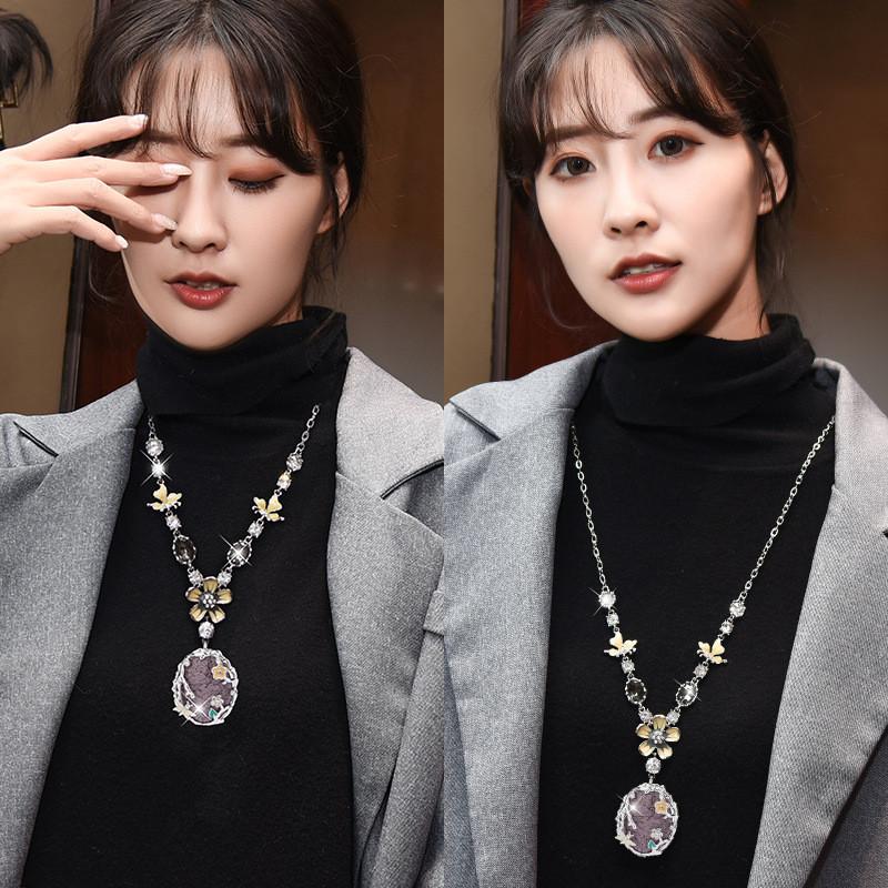 Elegant Vintage Floral Long Necklace For Women Featuring Stunning Crystal Accents