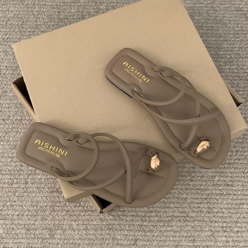 

2025 French Style Women s Summer Retro Fashion Flat Toe-Covering Slippers: Chic & Slimming Design 40-41 (For 39-40 size feet)