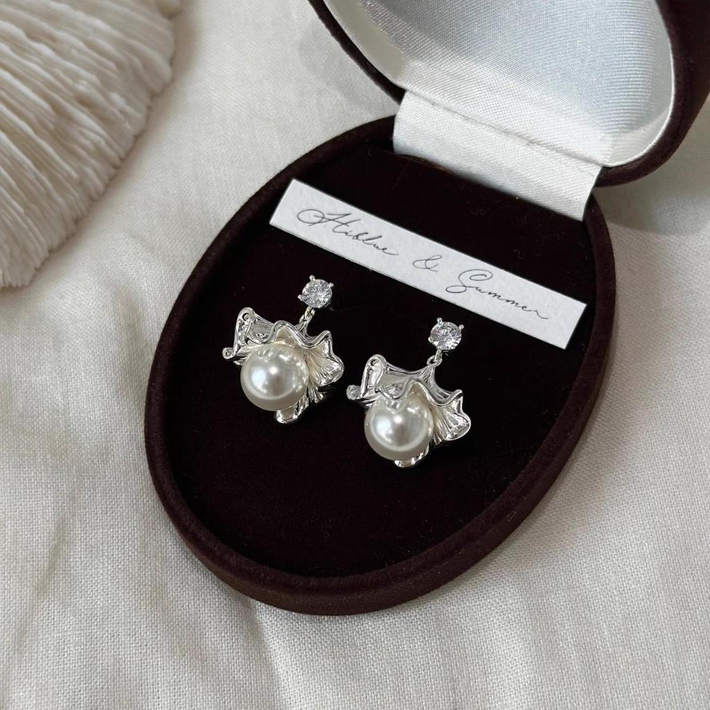 Fan-Shaped Ginkgo Leaf Tassel Pearl Earrings for Women - Fresh & Luxurious Winter Fashion 2025-2026.
