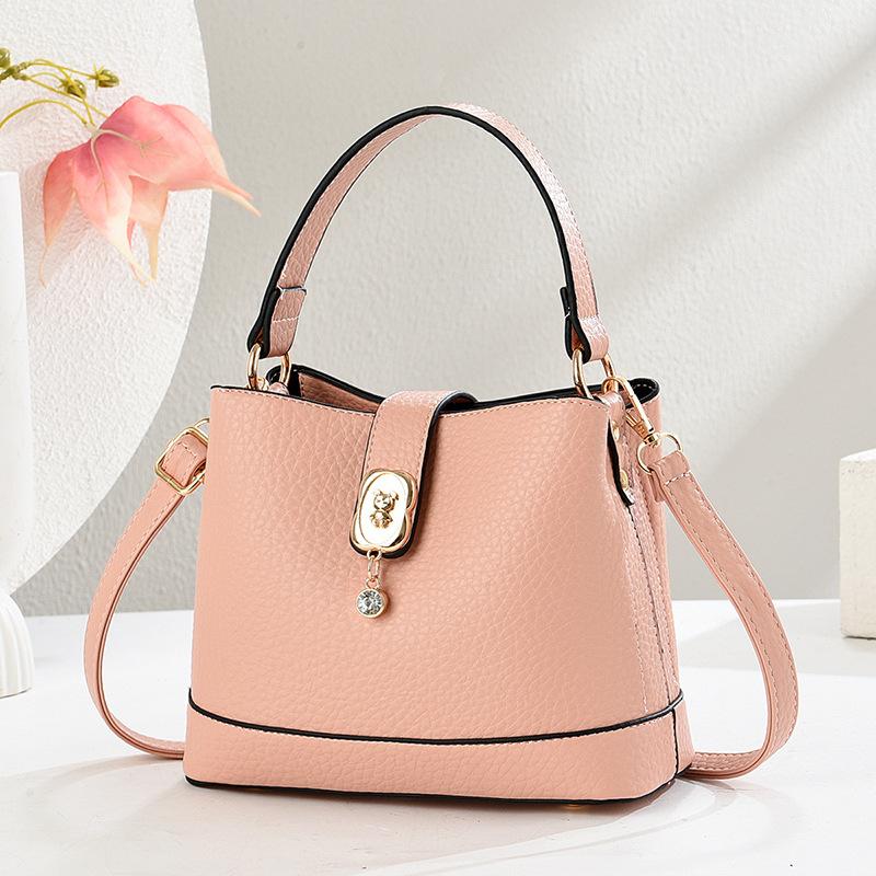 Atmospheric bucket bag New high-end fashion handbag Casual versatile messenger bag