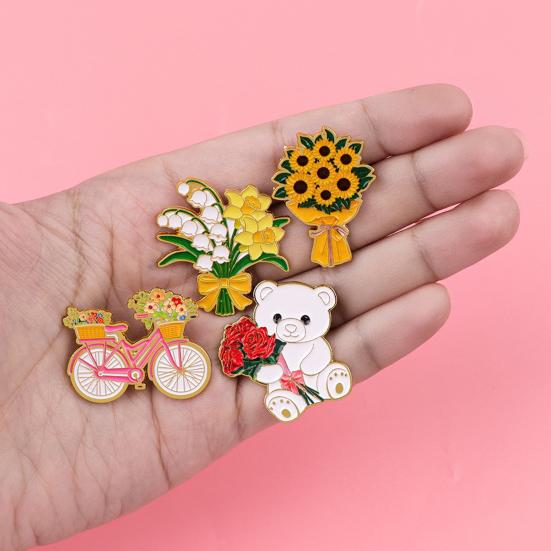 Zinc Alloy Brooch Pin, Enamel Paint Corrosion-Resistant Lapel Pin, Flower Bear Style Metal Badge with Stable Back-Buckle Pin for Clothes Hats