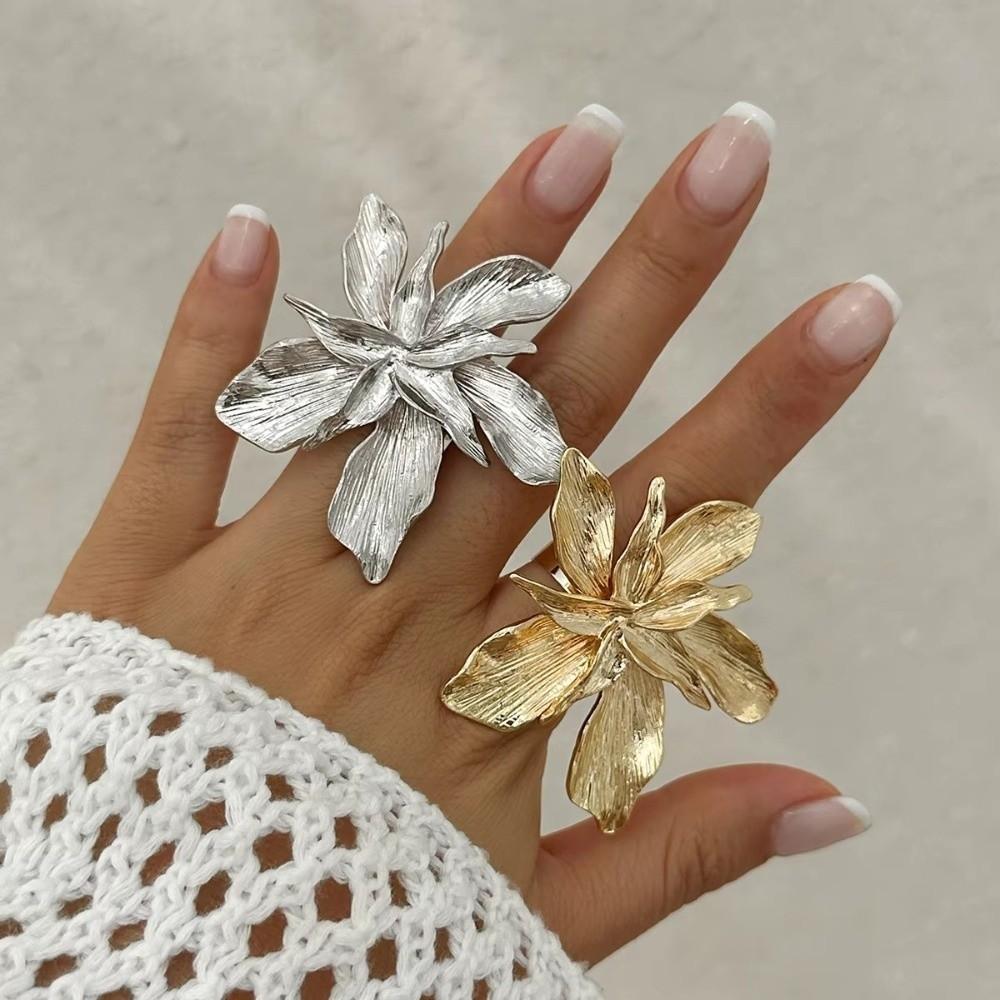 Vintage Gold Color Five Leaf Flower Ring Metal Simple Geometric Index Open Rings Personality Adjustable Finger Ring Women Gift