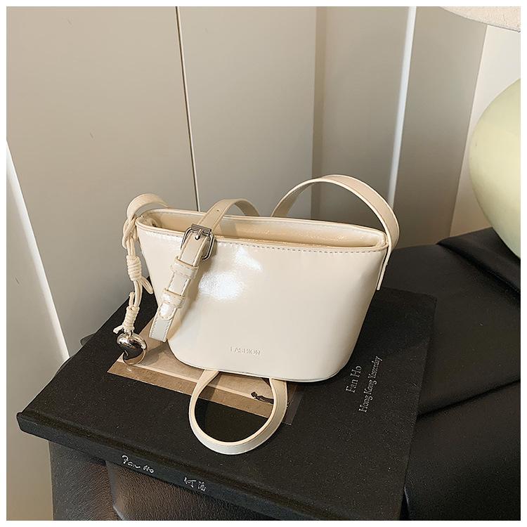 Fashion Bucket Bag Women's 2025 Korean Version Spring and Summer New Simple Casual Shoulder Bag High-end Texture Trendy Oblique Span Women's Bag