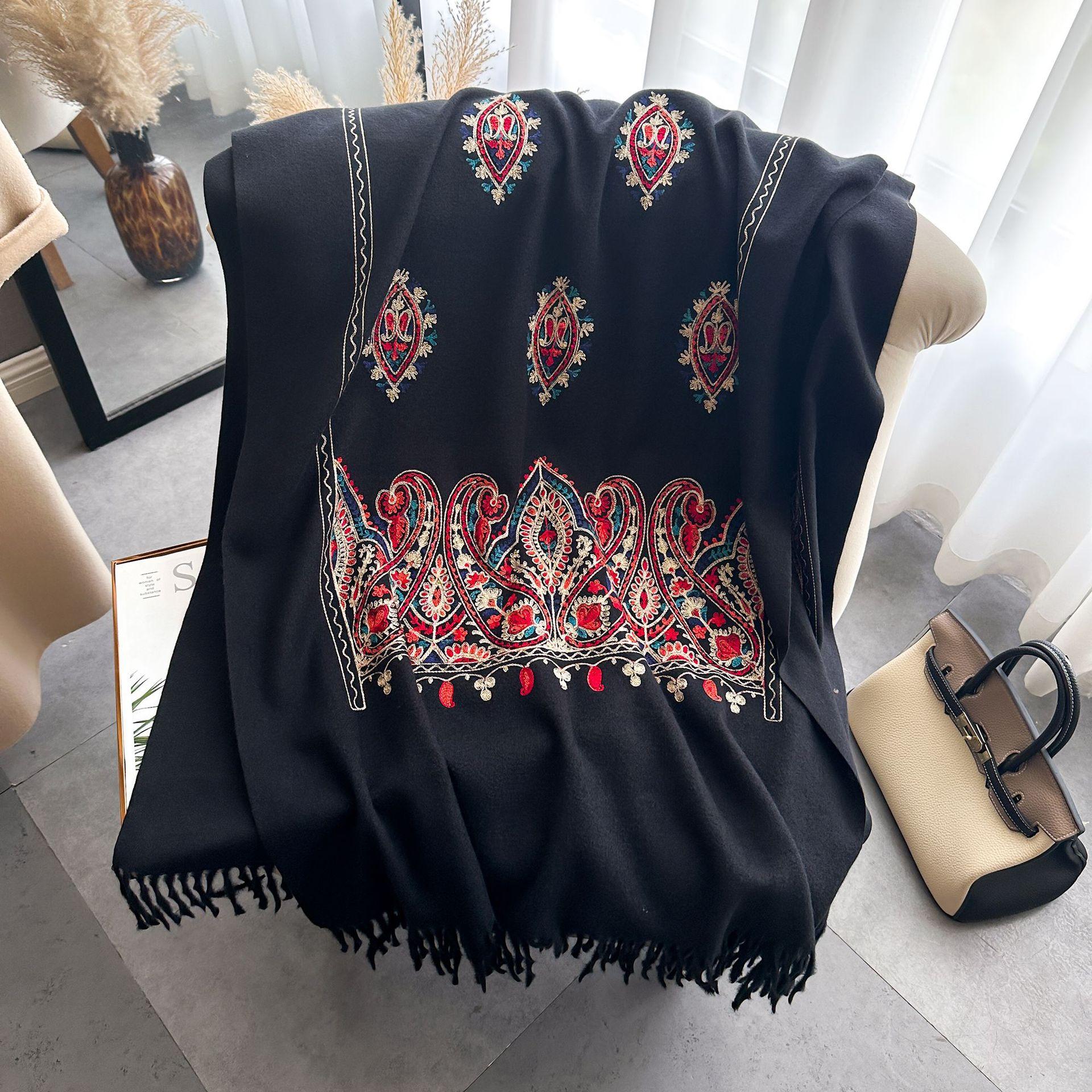 

Осенне-зимний этнический стиль вышивка ретро литературная личность мода женщины теплый шарф кондиционер шаль шарф чёрный