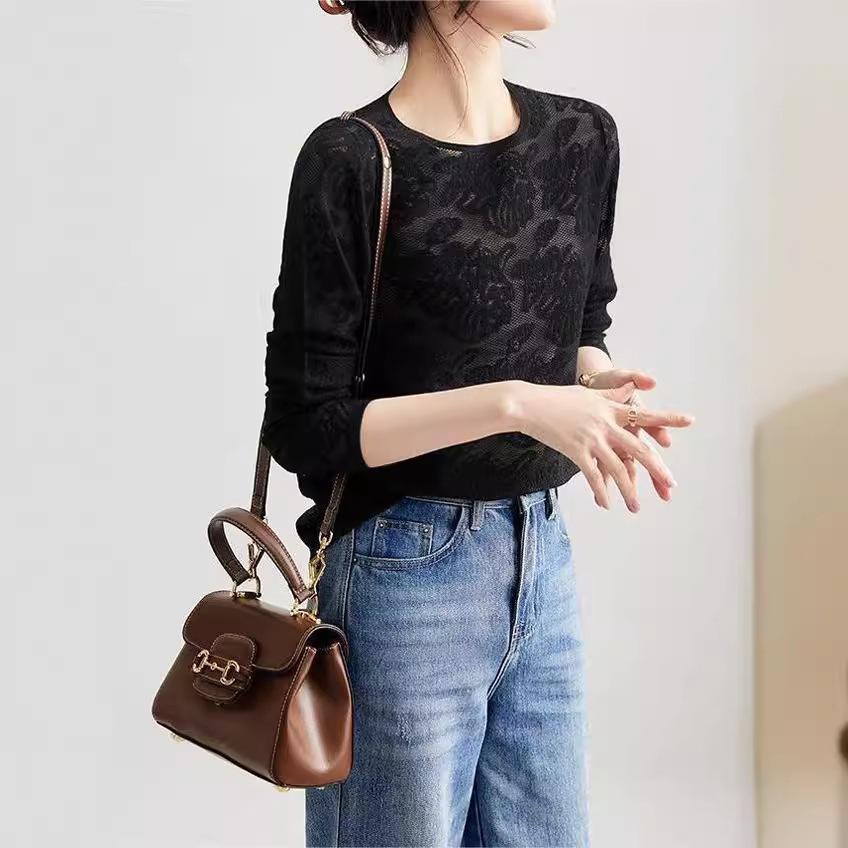 Women's Knitted Sweater Thin Sweater Temperament Commuting Style Round Neck Embossed Long Sleeve