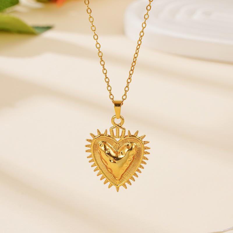 Luxurious 18K Gold Heart Pendant Necklace for Women - Stainless Steel