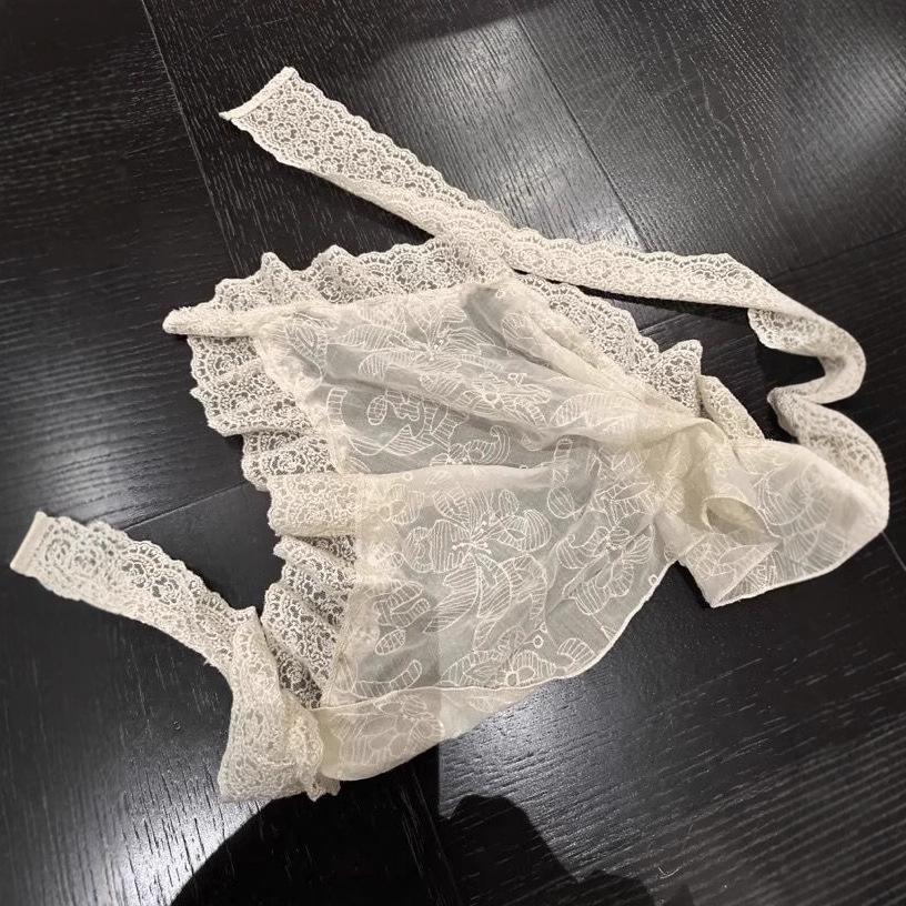 Spring Boudoir Style Korean Lace Trim Triangle Scarf Midi Skirt with Butt Flap