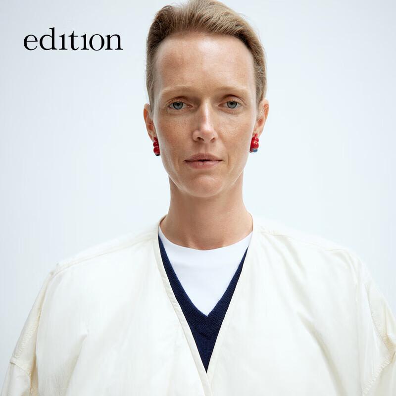 Edition Women's Short V-Neck Goose Down Cocoon Jacket