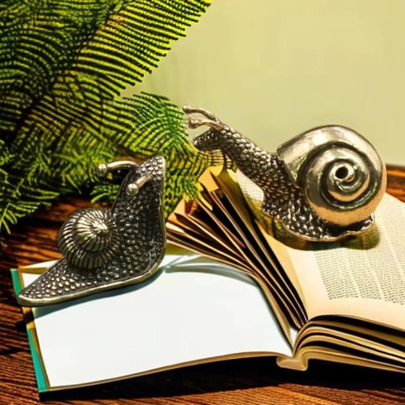Solid Copper Snail Ornaments Brass Simulation Animal Figurines Tea Pet Miniatures Home Decorations Feng Shui Gift Figurines
