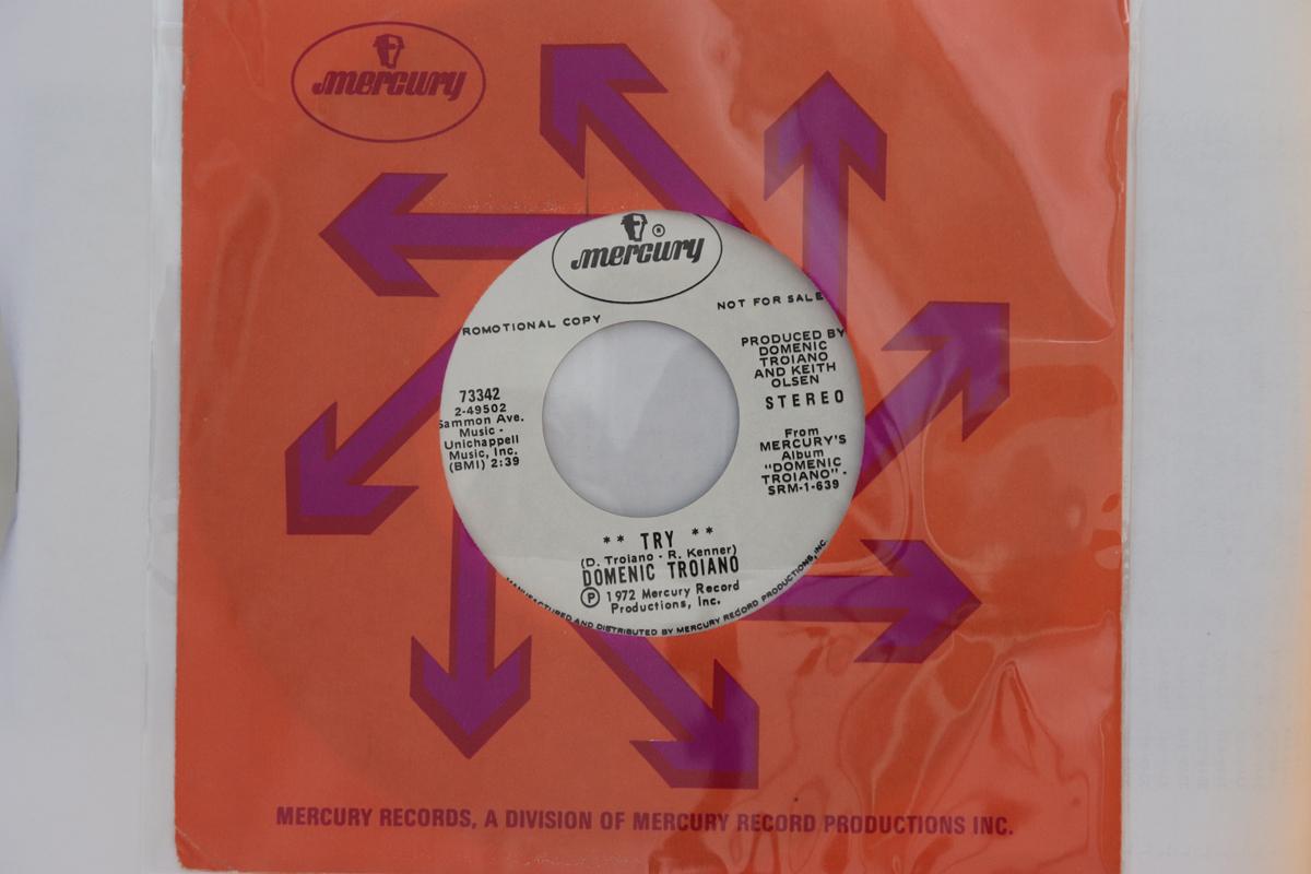 

7inch Record DOMENIC TROIANO - Try 73342 Mercury 1972 US Rock Used