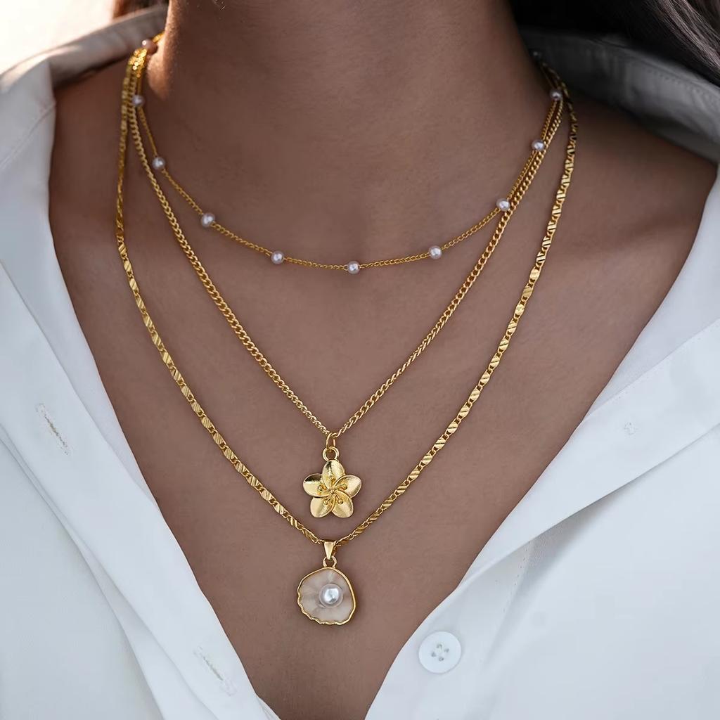 4Pcs/Set Shiny Shell Starfish Conch Flower Necklaces for Women Simple Imitation Pearl Gold Color Pendant Necklace Female Jewelry
