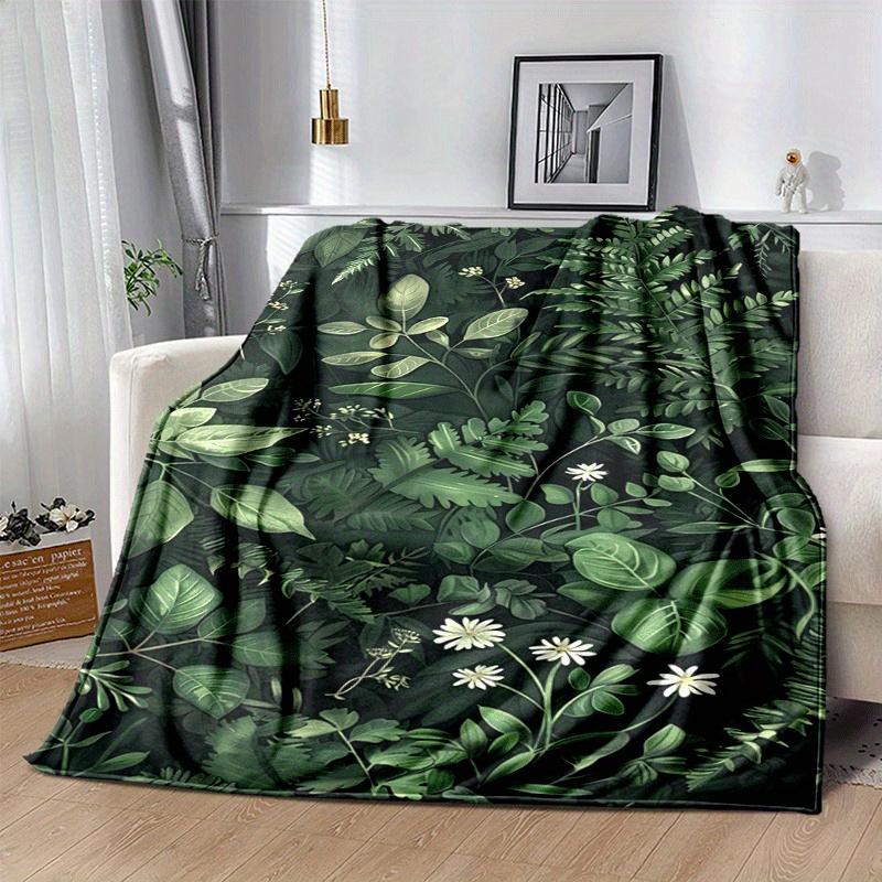 1pc Chrysanthemum and Green Leaves Printing Lightweight Flannel Blanket, Comfortable and Warm Blanket, for Camping Sofa Bed and Couch Office, Gift