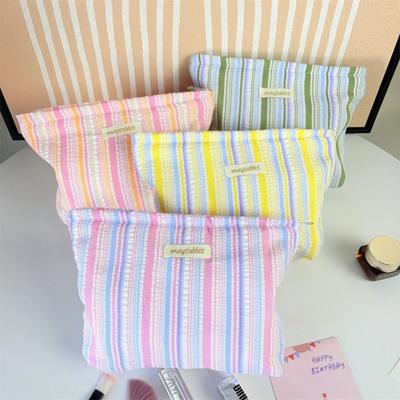 Portable Large Capacity Ruffled Striped Toiletry Bag, Travel Makeup Pouch for Women, Skincare Storage Liner & Cosmetic Organizer