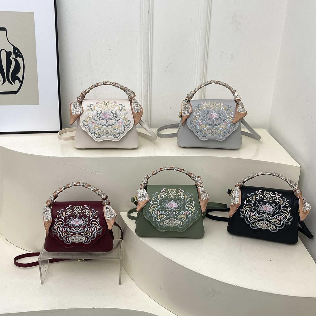 Crossbody Bag Spring and Summer New Style Chinese Embroidery Bag Crossbody Bag Women's Niche Design Sense Women's Handbag