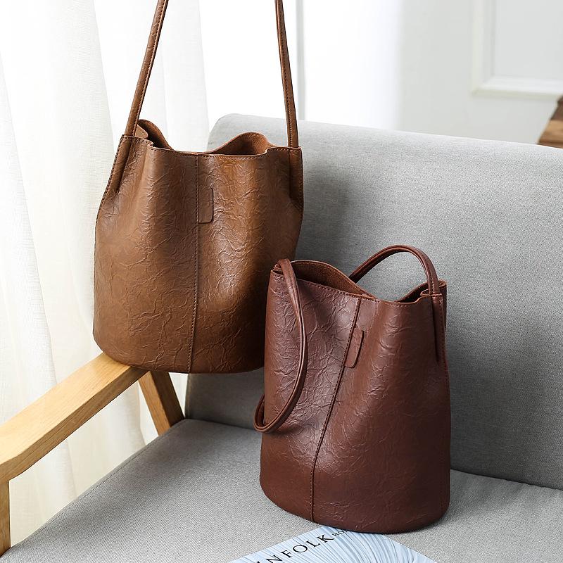 Umhängetasche aus weichem Leder im Vintage-Stil