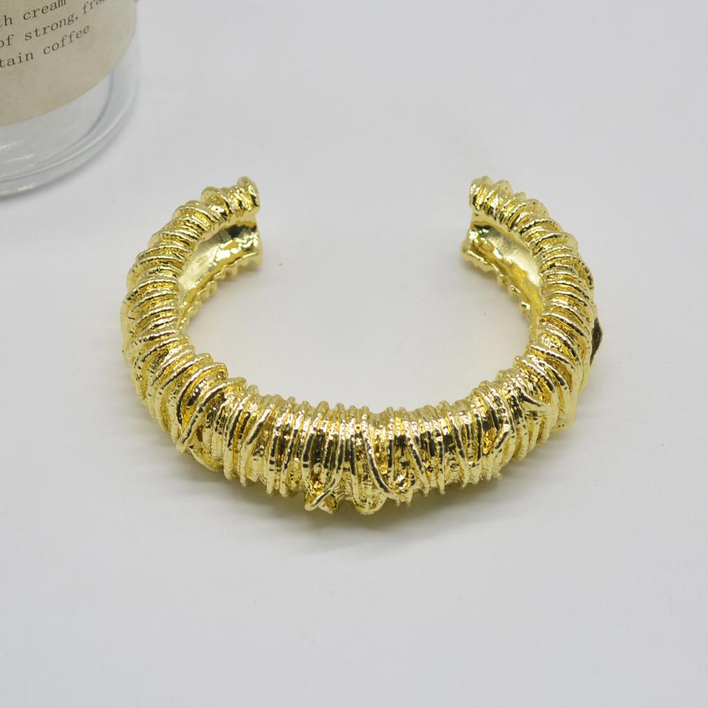 Vintage Hyperbole Irregular Metal Lava Textured Open Rings for Women European American Chic Exquisite Party Jewelry Accessory
