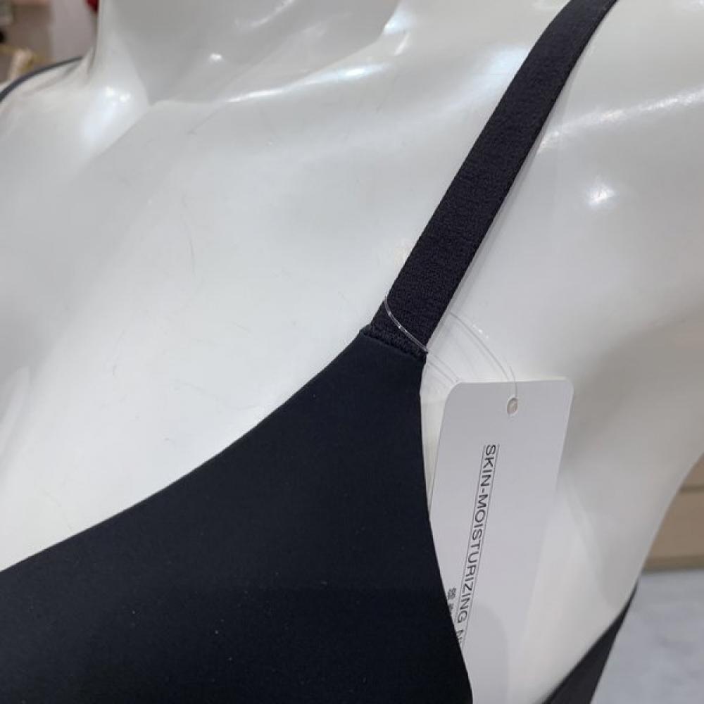 Triumph Women S inviSible No Wire Bra Black tcbS111849h04