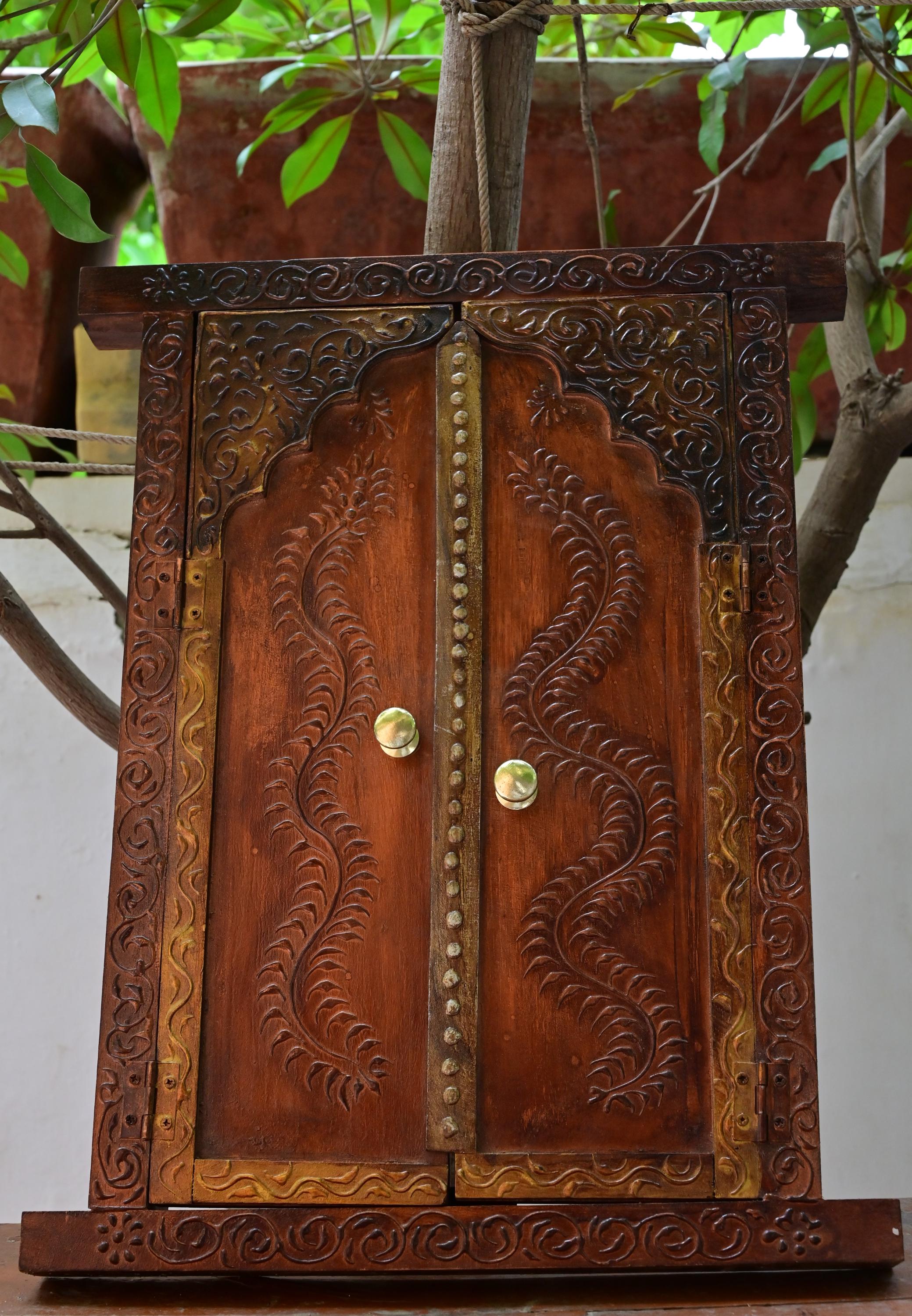 Hand-Carved Wooden Jharokha Window: Rustic Indian Wall Decor разноцветный