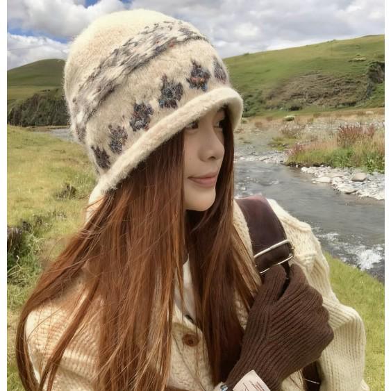Japanese Fair Isle Women's Knitted Wool Hat - Warm, Versatile, Ear-Protecting Winter Beanie.
