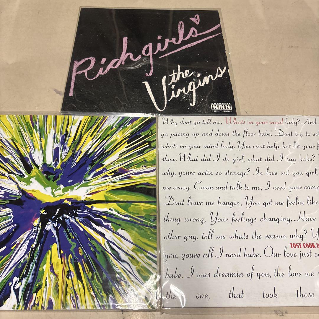 

[USED] A set of three records with stylish covers