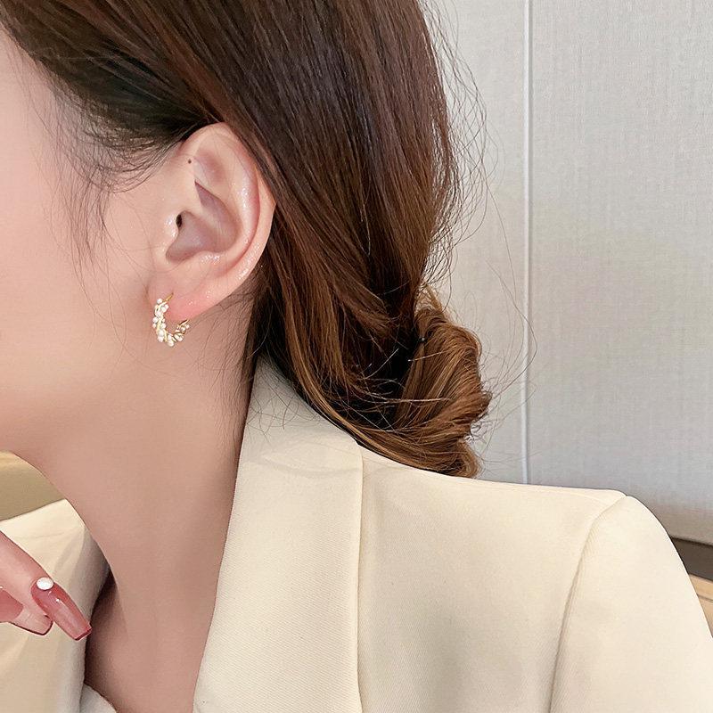 Elegant S925 Silver Pearl Bow Earrings for Women, Fashionable and High-End Design