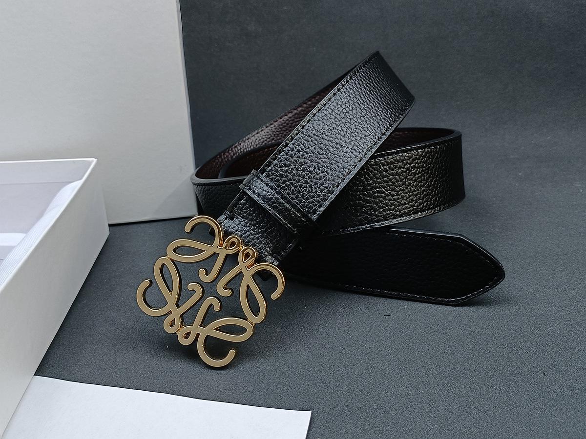

Шкіряний чоловічий ремінь Loewe з гладкою пряжкою та тисненням під лічі - Універсальний, Модний стиль інфлюенсера В наявності Size 125