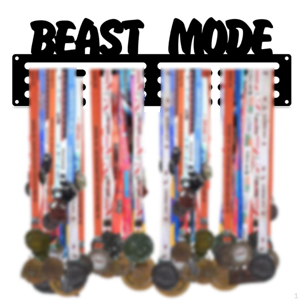 Monterad medaljutställning för sportentusiaster