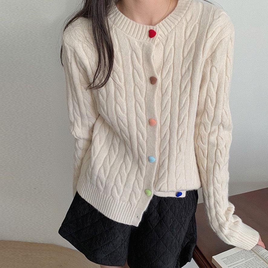 2025 Korean version autumn new solid color round neck knitted cardigan colored love buckle soft waxy loose sweater women s top one size fits all 5598₽