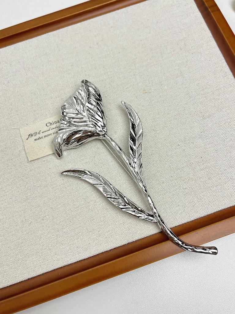 Elegante Tulp Bloemknop Broche: Luxe Metalen Broche Accessoire voor Dames