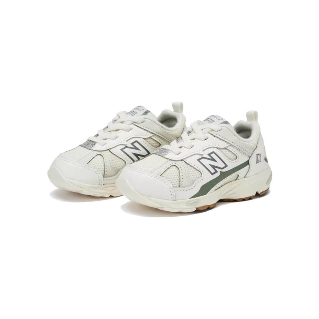 New Balance NB 878 Versátiles de caña baja para niños pequeños Color Ecrú Bebé e Infantil IV878SA1