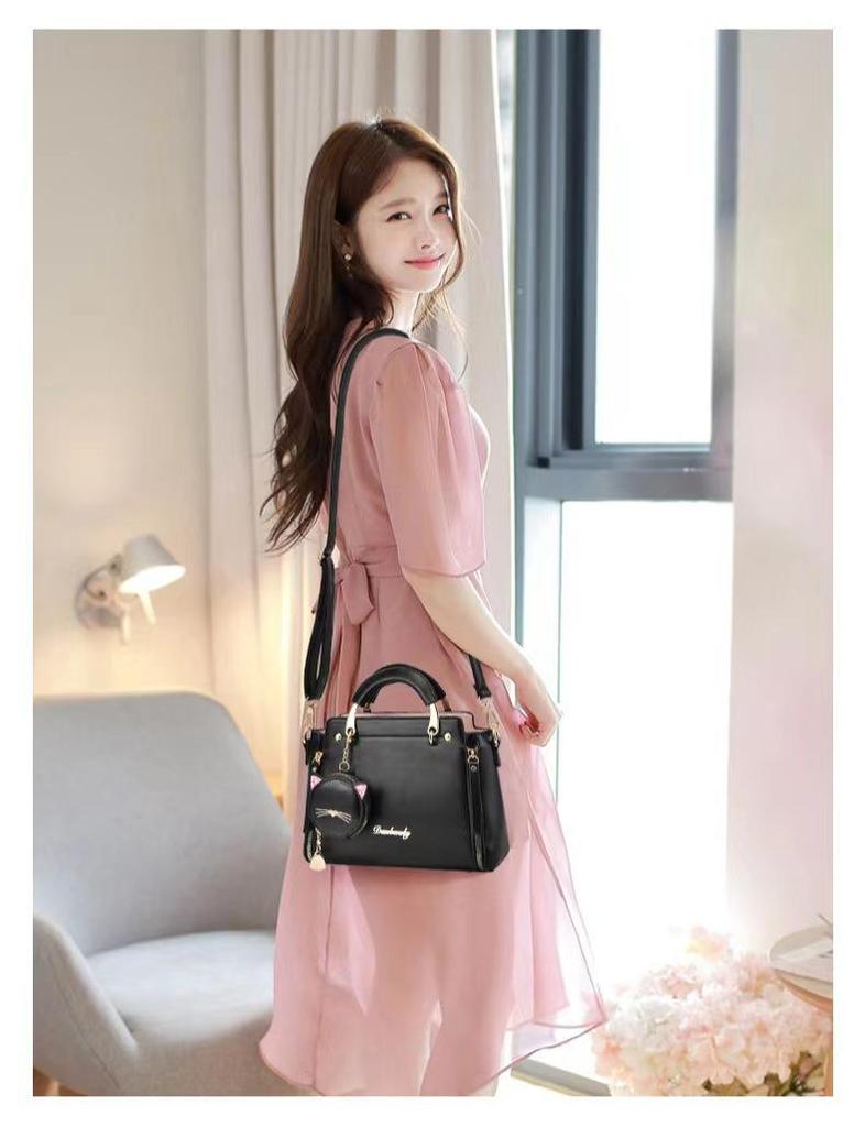 Taizhou Women's Trendy Versatile Handbag - Cute Crossbody Shoulder Bag