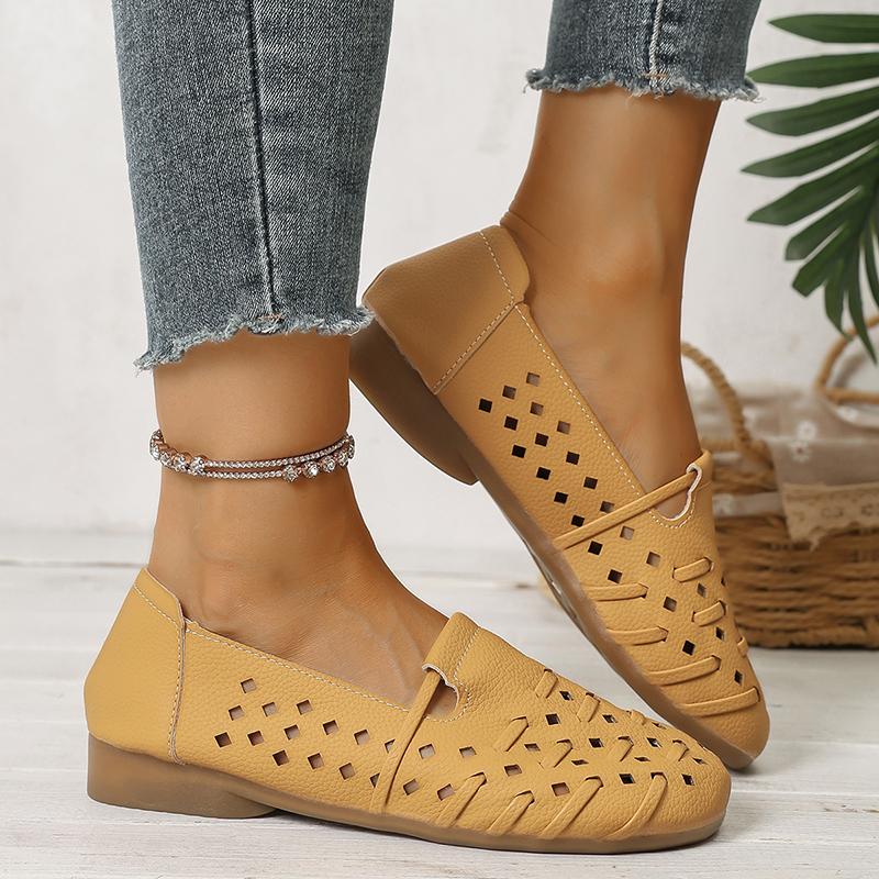 Fashion Breathable Hollow Out Decor Flats Women 2025 Summer Soft Sole Non Slip Walking Shoes Woman Plus Size Closed Toe Platform Loafers