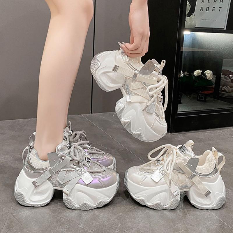 

Женские кроссовки на массивном каблуке, кожаные туфли на толстой подошве, вулканизированная обувь на высокой платформе, блестящая повседневная спортивная обувь для папы, 7 см