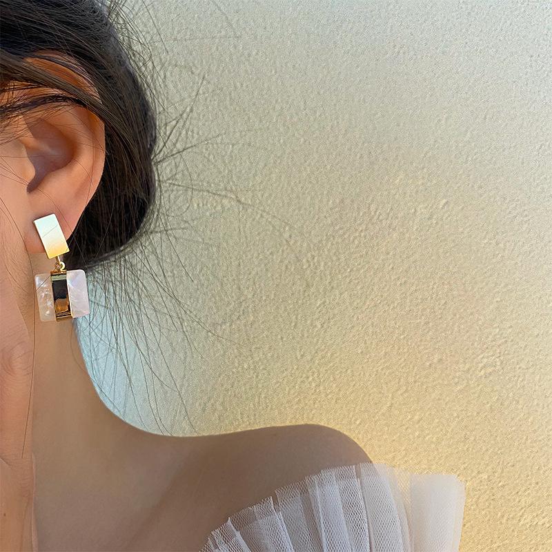 Retro Geometric Square Dangle Earrings for Women - European & American High-End Fashion