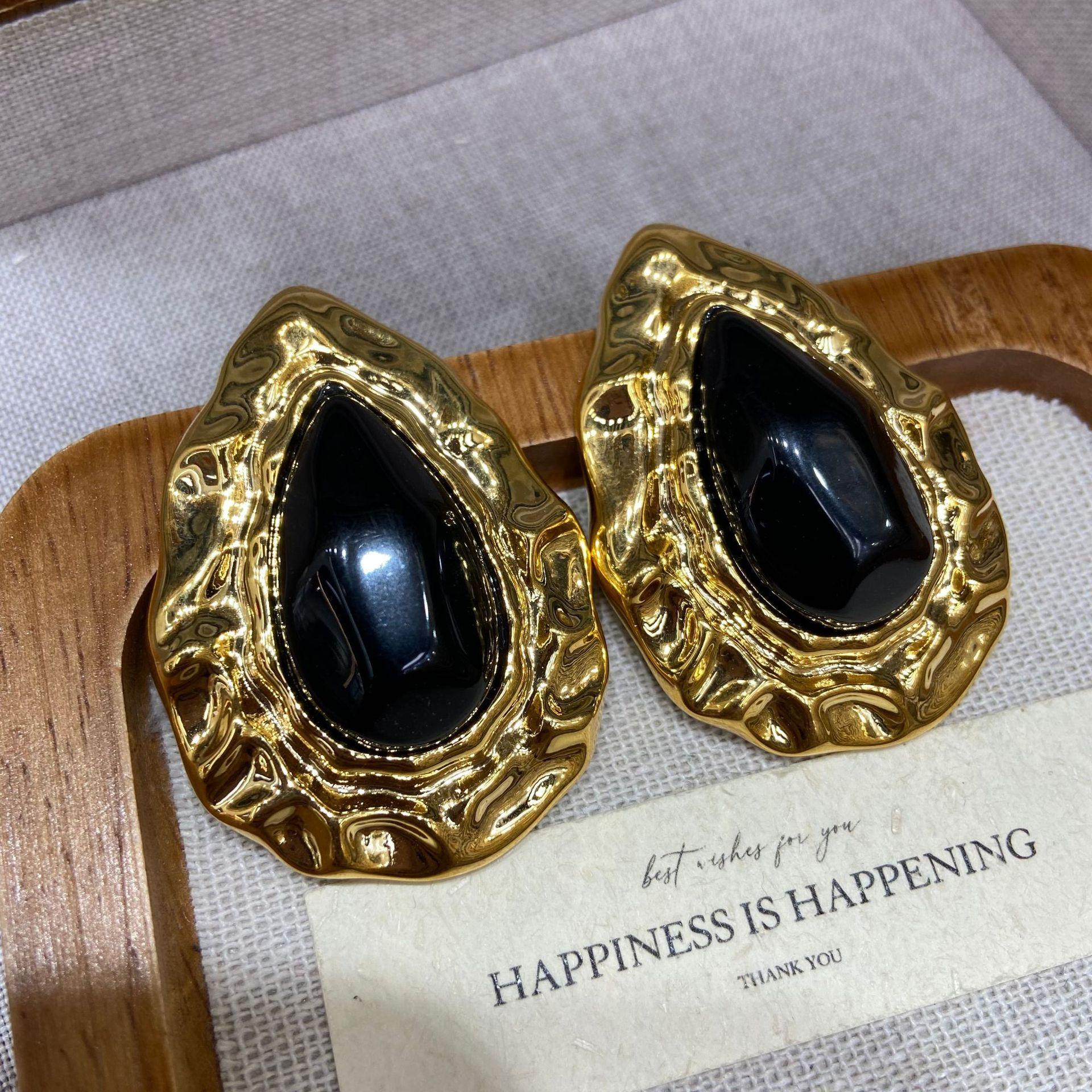

Black Water Drop Gem Stud Earrings Retro Classic Light Luxury Temperament Fashion Simple Earrings Women