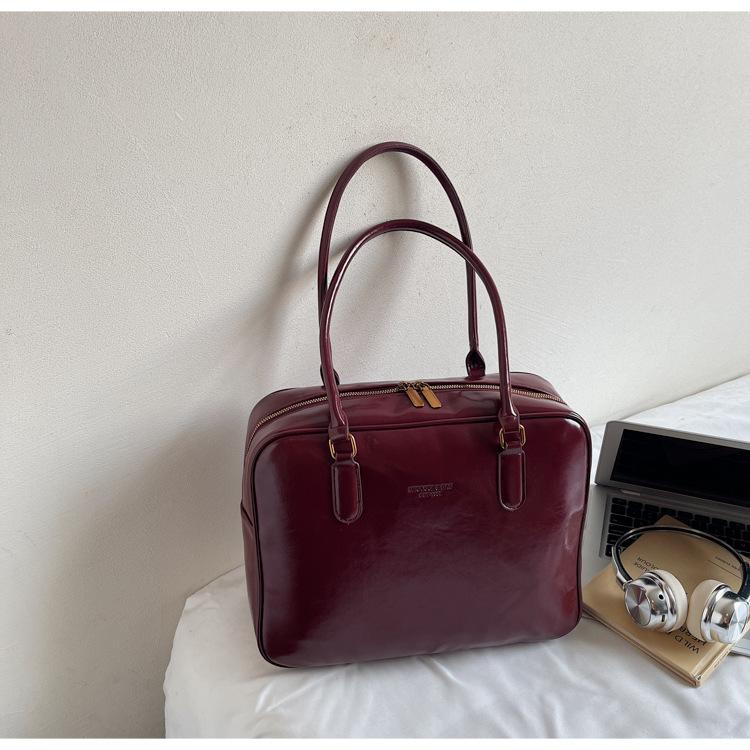 2025 new Korean niche retro briefcase fashionable large-capacity commuter shoulder bag briefcase women
