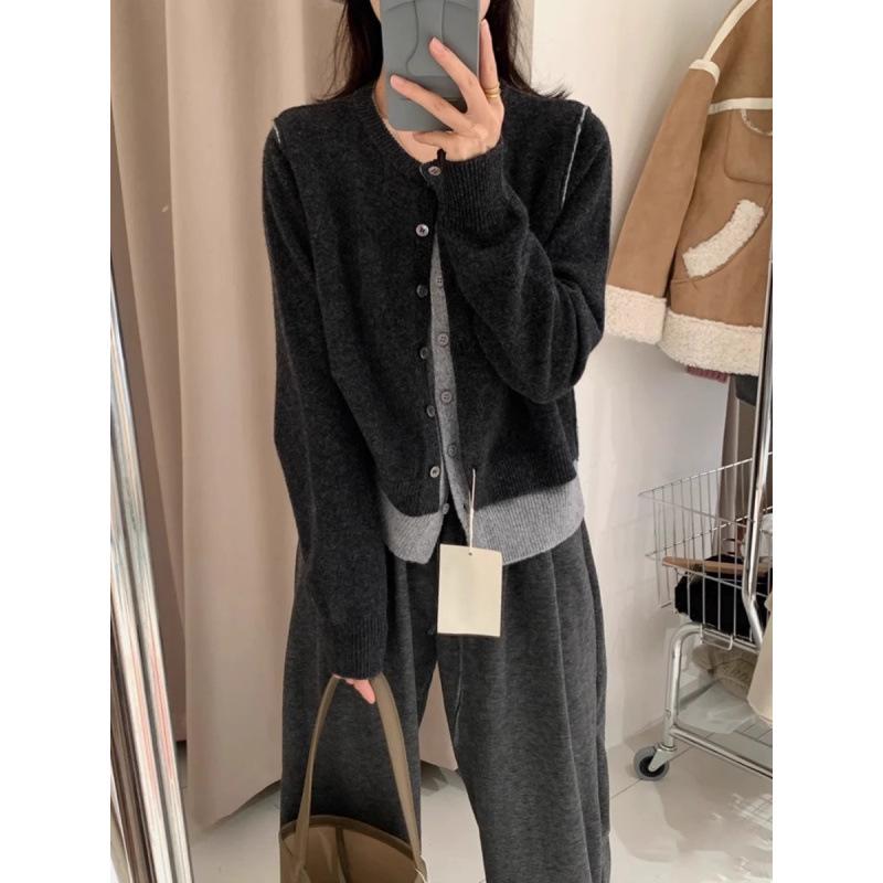 

Korean-Style Patchwork Two-Piece Women s Knit Cardigan Sweater for Autumn/Winter Medium