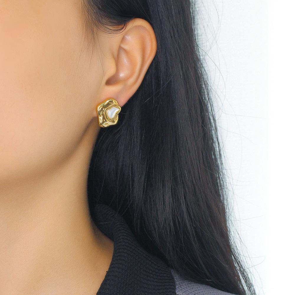 Chic White Shell Stud Earrings: European & American Retro Design in High-End Titanium Steel for Women