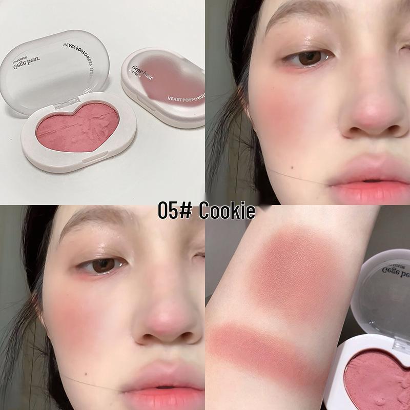 Gegebear Soft Heartbeat Blush: Natural, Easy-to-Apply Cream with Fine Pigment and Low Saturation.