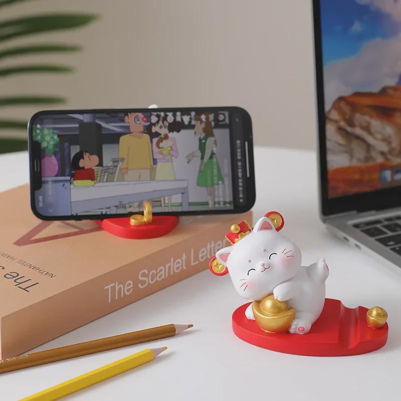 Adorable Lucky Cat Phone & Tablet Stand - Creative Cartoon Desktop Holder Ornament & Gift for Couples