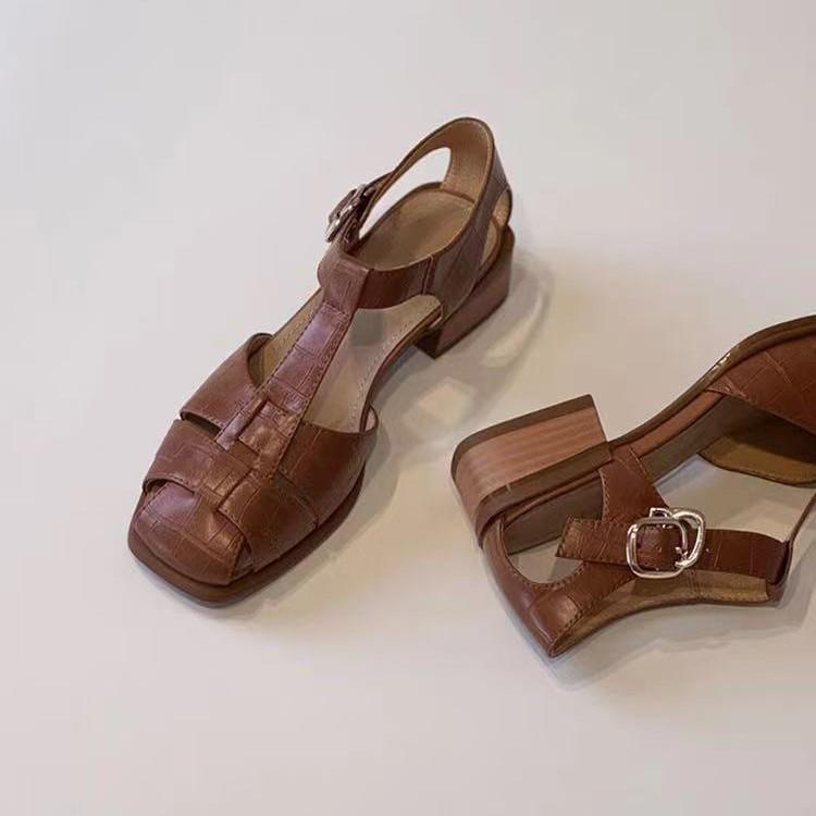 Sheepskin version~ Leather retro Roman sandals women's summer wear thick heels low heels pig cage shoes hollow casual bag head shoes