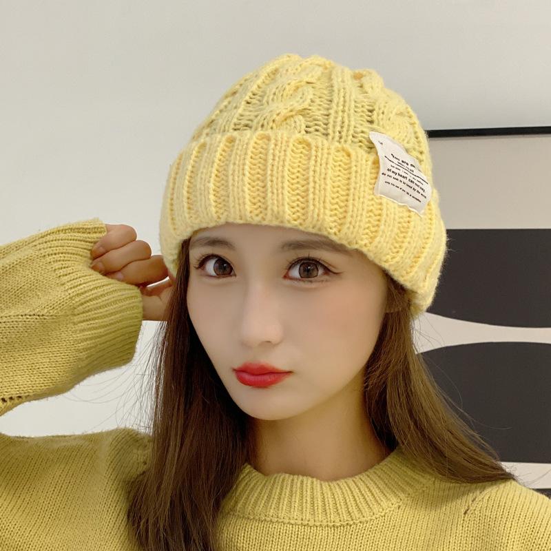 

Зимняя вязаная шапка для женщин, конфетного цвета, шерстяная шапка, теплая шапка-пуловер, однотонная, с косами, для большой головы, с защитой ушей, холодная шапка One size