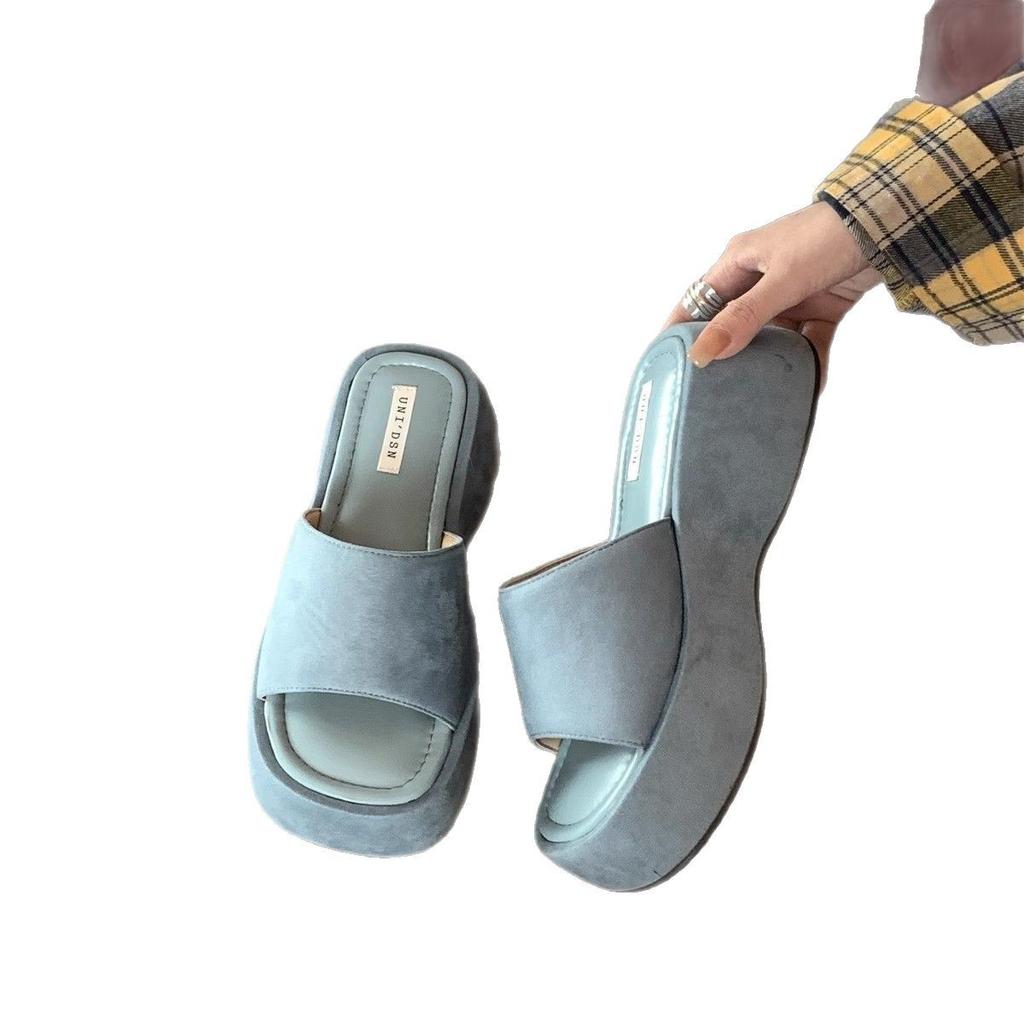 Thick-soled slippers for women's summer outer wear 2025 new high-end style with skirt height increase one-word drag muffin bottom cool slippers tide