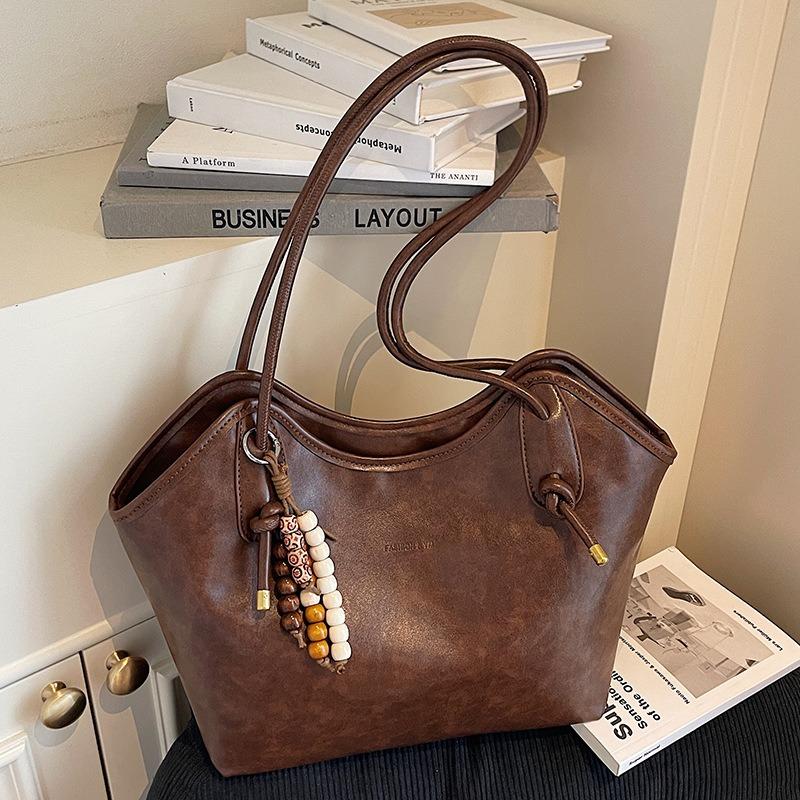 High-value Fashionable Large-capacity Bag Women's New Autumn Retro Commuter Shoulder Underarm Bag Soft Leather Tote Bag